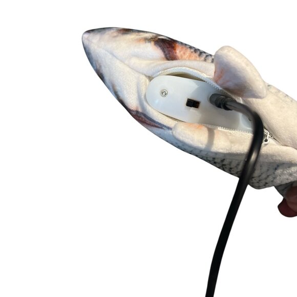 CAT TOY FLAPPY FISH Dog Pet Toy Flops Around USB Rechargeable With Cord - Picture 5 of 13